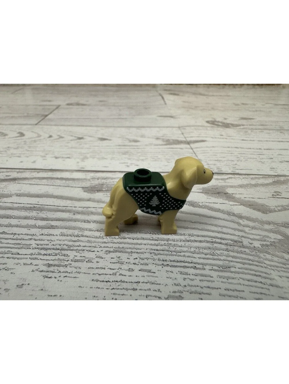 Lego Tan Labrador Rescue Dog with Molded Dark Green Sweater Christmas Dog Bones